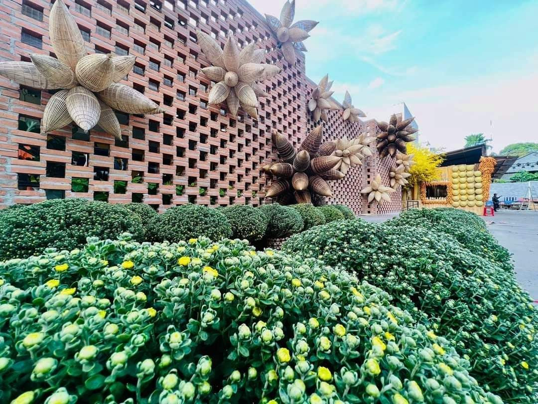 Các tiểu cảnh được trang trí bắt mắt. (Ảnh: Fanpage Nhà Văn hóa Thanh niên Thành phố Hồ Chí Minh)