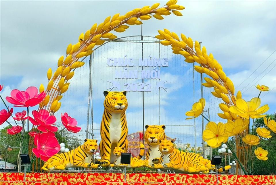 Linh vật hổ tại Khu hành chính tỉnh Bạc Liêu. (Ảnh: Nhật Hồ) Linh vật hổ tại Khu hành chính tỉnh Bạc Liêu. (Ảnh: Nhật Hồ)