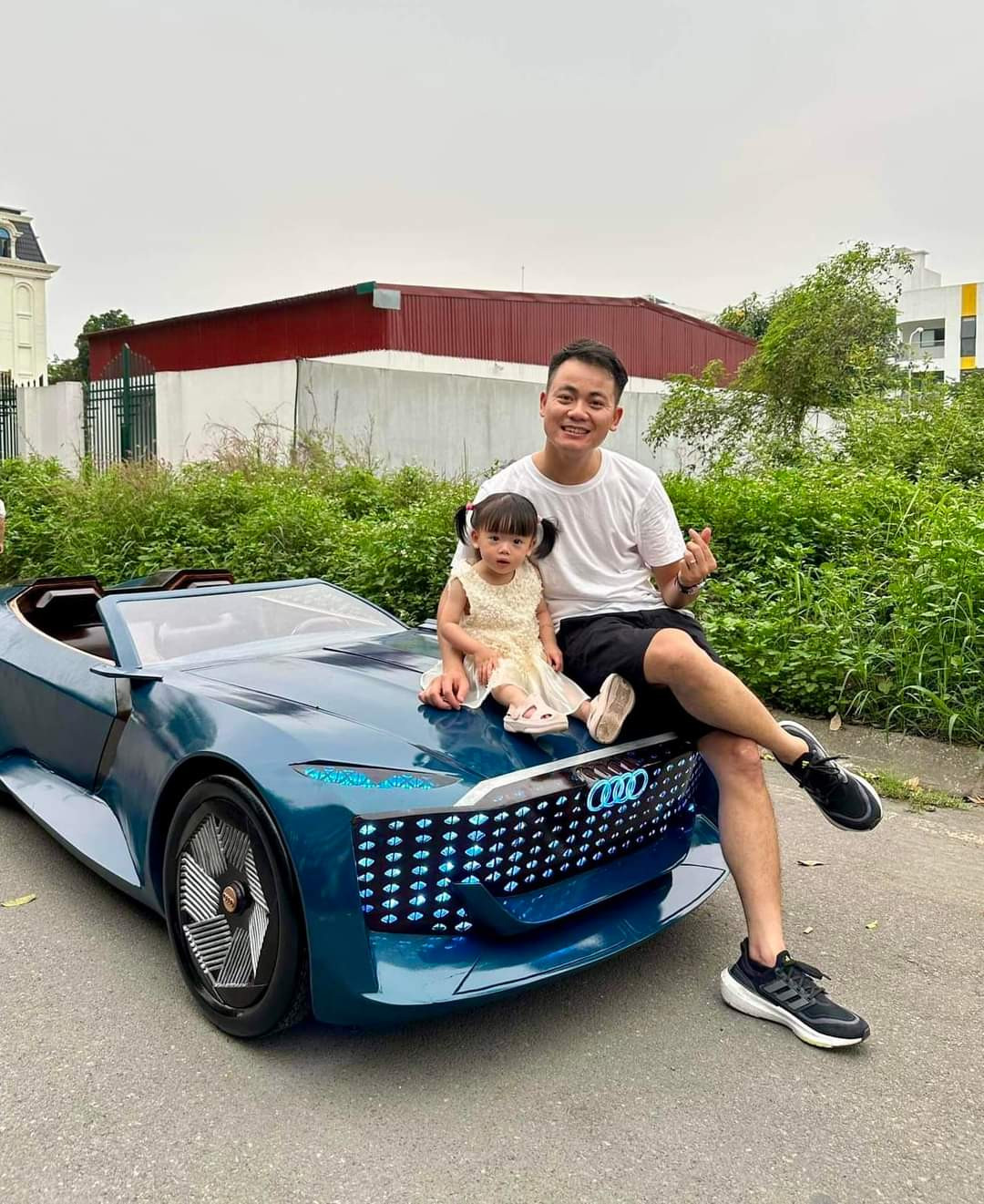 Món quà tuyệt vời mà người cha dành tặng cho tiểu công chúa. (Nguồn: Trương Văn Đạo)