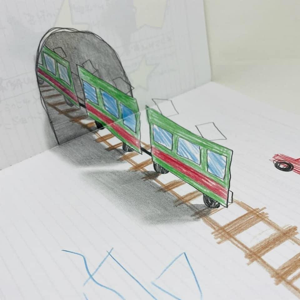 Những hình vẽ ngộ nghĩnh nhưng vô cùng sinh động được Muzu trang trí trong cuốn sổ. Những hình vẽ ngộ nghĩnh nhưng vô cùng sinh động được Muzu trang trí trong cuốn sổ.