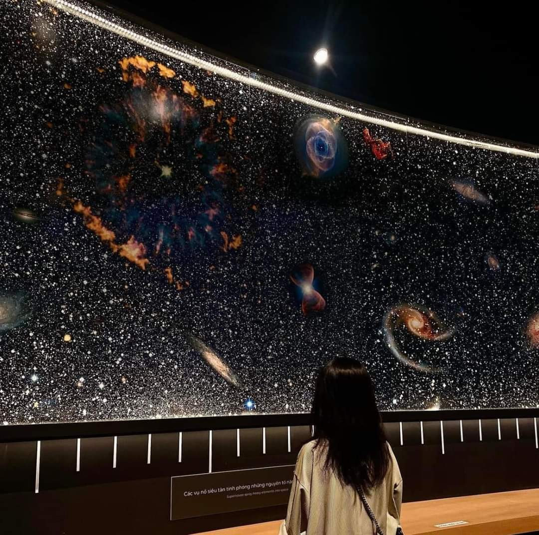 Background “hết nước chấm” tại trung tâm. (Ảnh: Nguyen Bear)