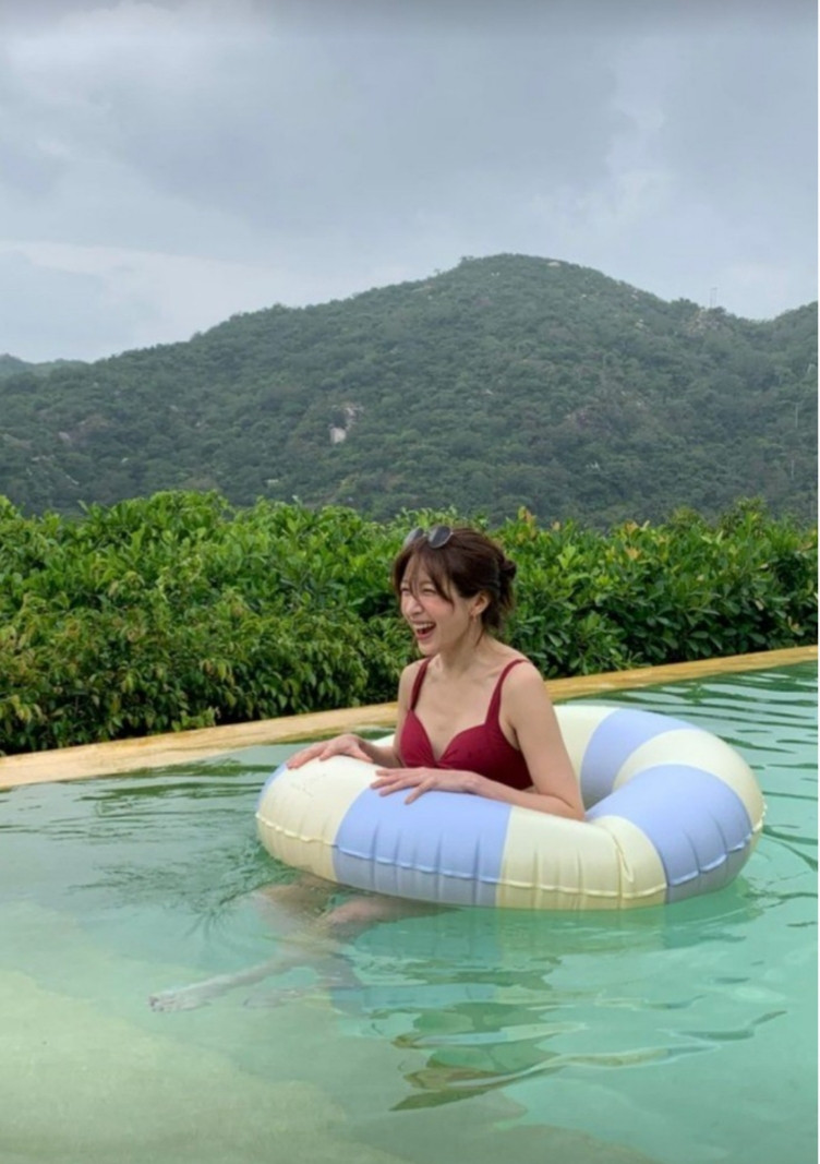 Nữ idol Hani thành viên nhóm nhạc EXID check-in tại khu nghỉ dưỡng thuộc vịnh Ninh Vân. Nữ idol Hani thành viên nhóm nhạc EXID check-in tại khu nghỉ dưỡng thuộc vịnh Ninh Vân.