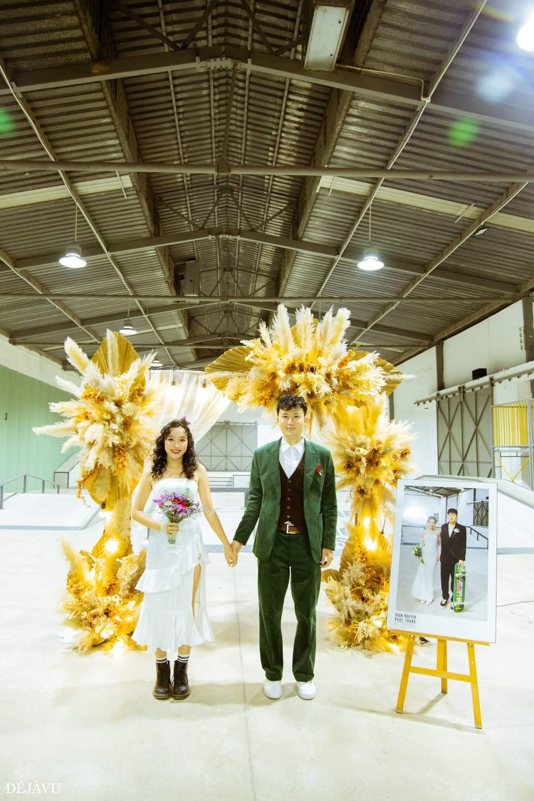 Cặp đôi "nên duyên" nhờ trượt ván. (Ảnh: Lương Phạmm)