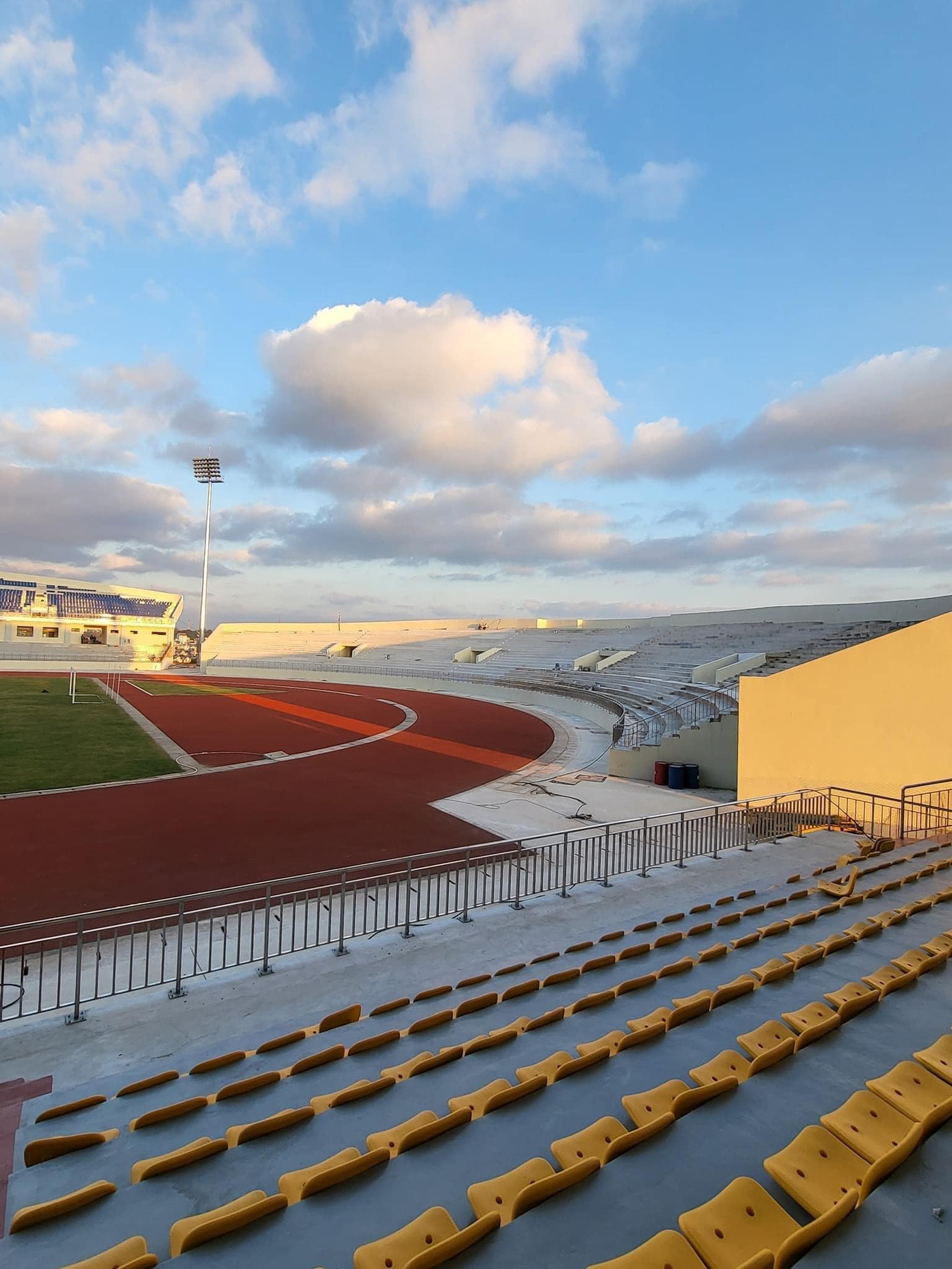 Sân vận động rộng rãi với những gam màu bắt mắt. (Ảnh: Breathtaking Vietnam) Sân vận động rộng rãi với những gam màu bắt mắt. (Ảnh: Breathtaking Vietnam)
