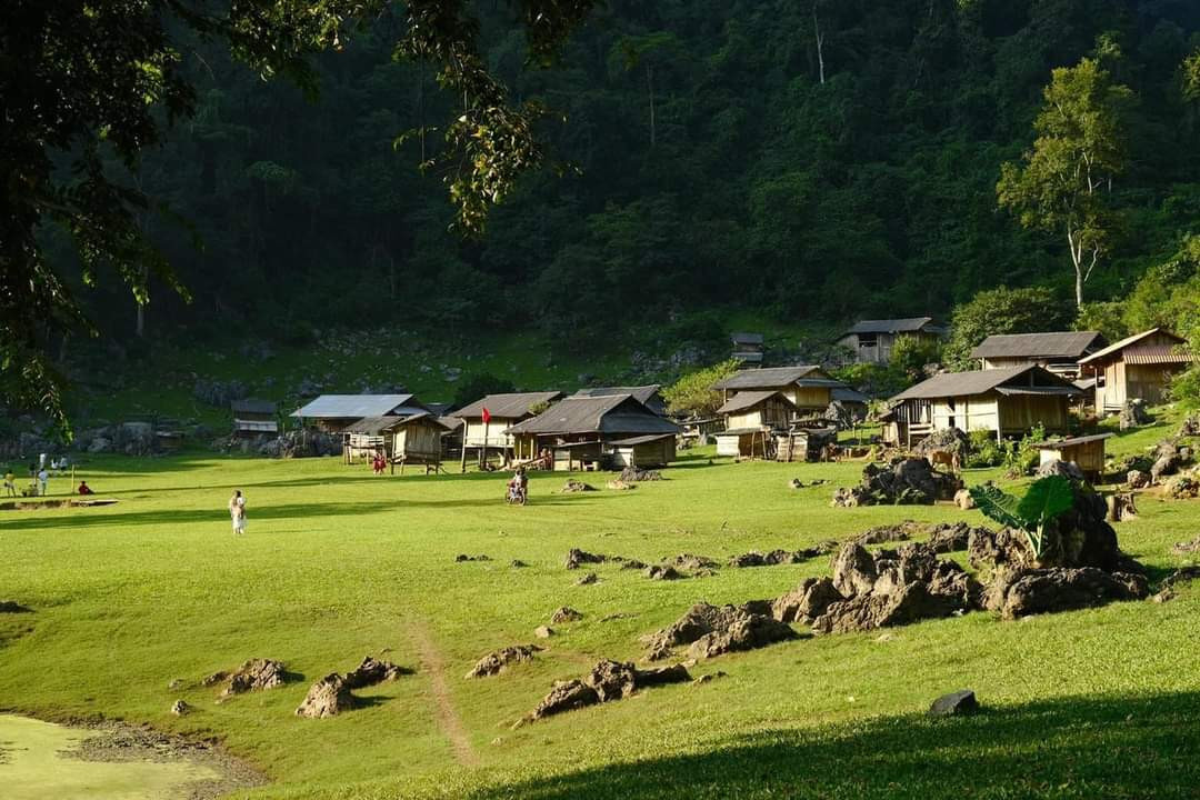 Buổi sáng bình yên tại Hang Táu. (Ảnh: Nguyễn Hồng Dương)