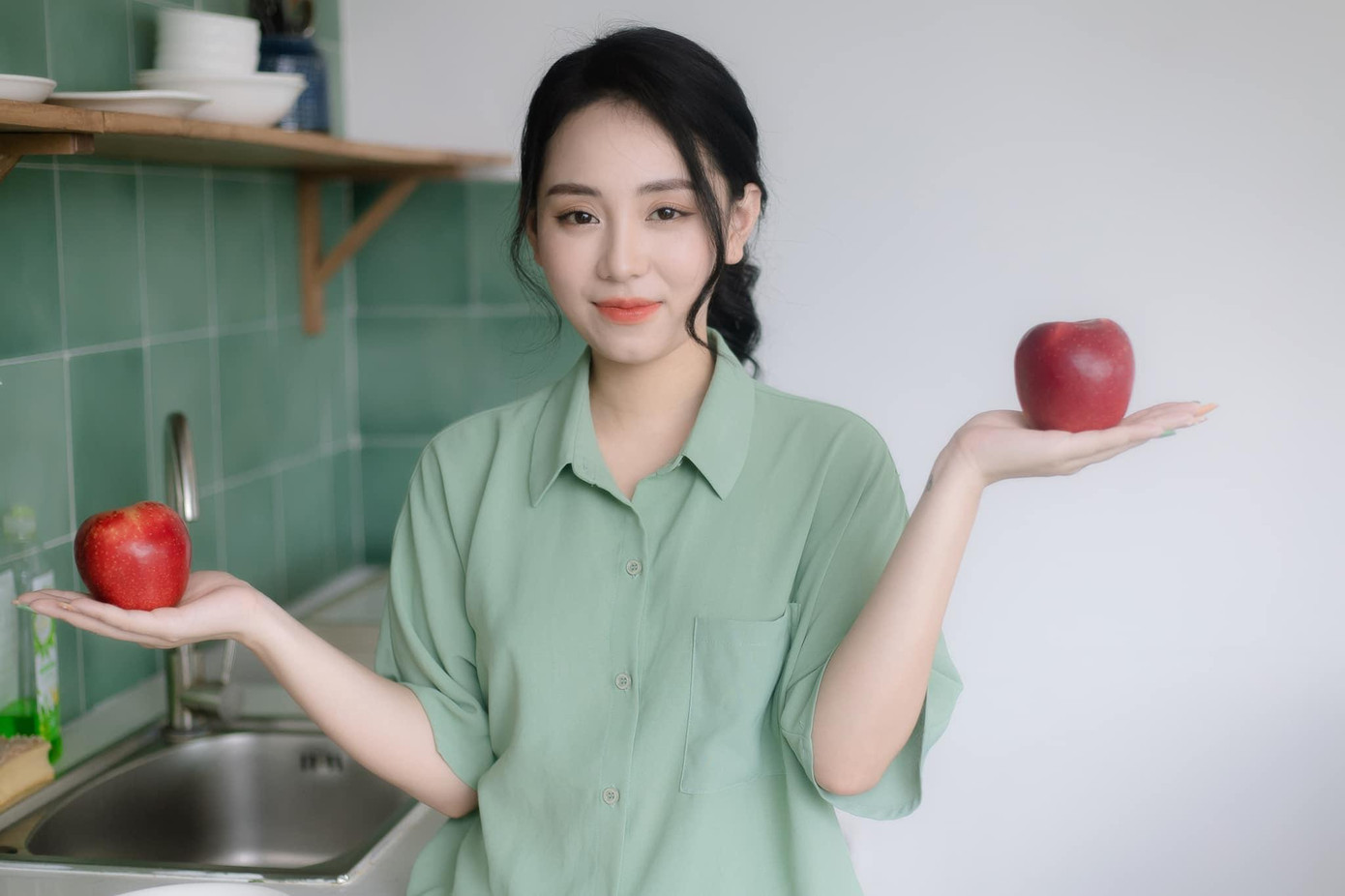 Cô giáo trẻ Minh Thu sở hữu nhan sắc không kém cạnh hotgirl nào! Cô giáo trẻ Minh Thu sở hữu nhan sắc không kém cạnh hotgirl nào!