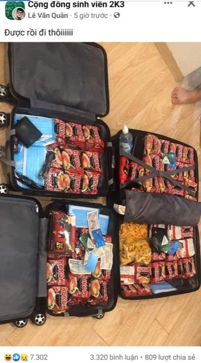 Và một món ăn gắn liền với sinh viên, luôn bên ta lúc đói chính là mì gói! (Nguồn: Lê Văn Quân)