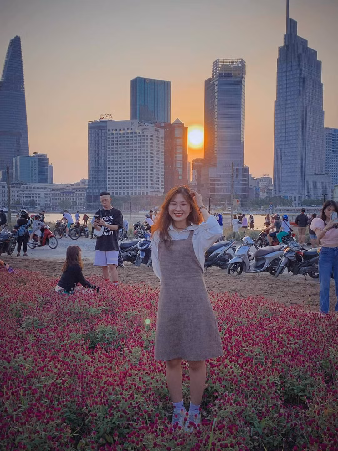 Background “xịn xò” thế này thì lo gì không có ảnh đẹp! (Ảnh: Huệ Lưu) Background “xịn xò” thế này thì lo gì không có ảnh đẹp! (Ảnh: Huệ Lưu)