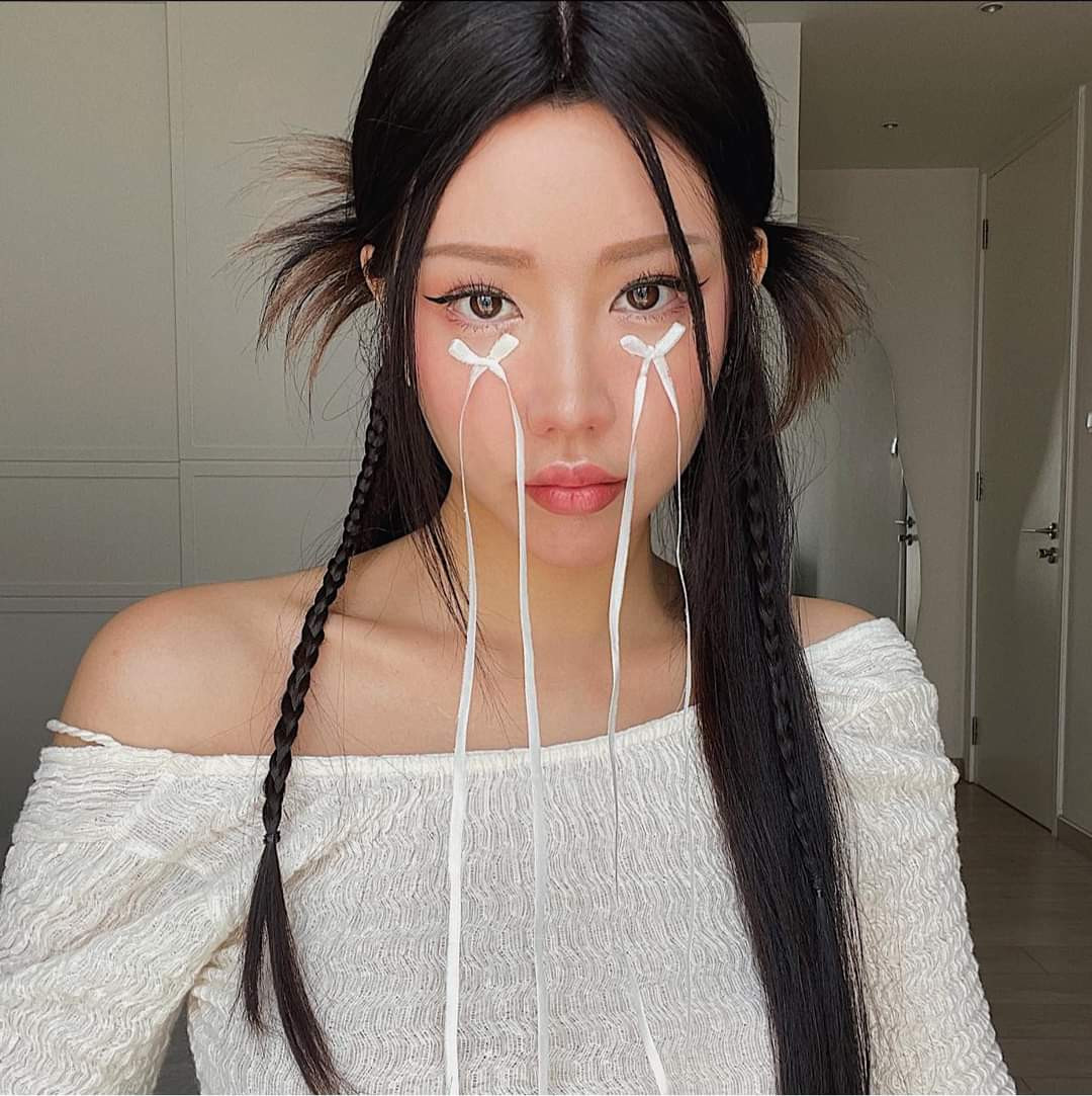 Bức ảnh viral của Min với vẻ ngoài xinh đẹp khi bắt trend nơ nước mắt. (Ảnh: Min)