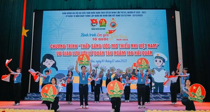 Những tiết mục giao lưu văn nghệ vô cùng hấp dẫn. (Ảnh: Hữu Mùi/ báo Hải quân Việt Nam) Những tiết mục giao lưu văn nghệ vô cùng hấp dẫn. (Ảnh: Hữu Mùi/ báo Hải quân Việt Nam)