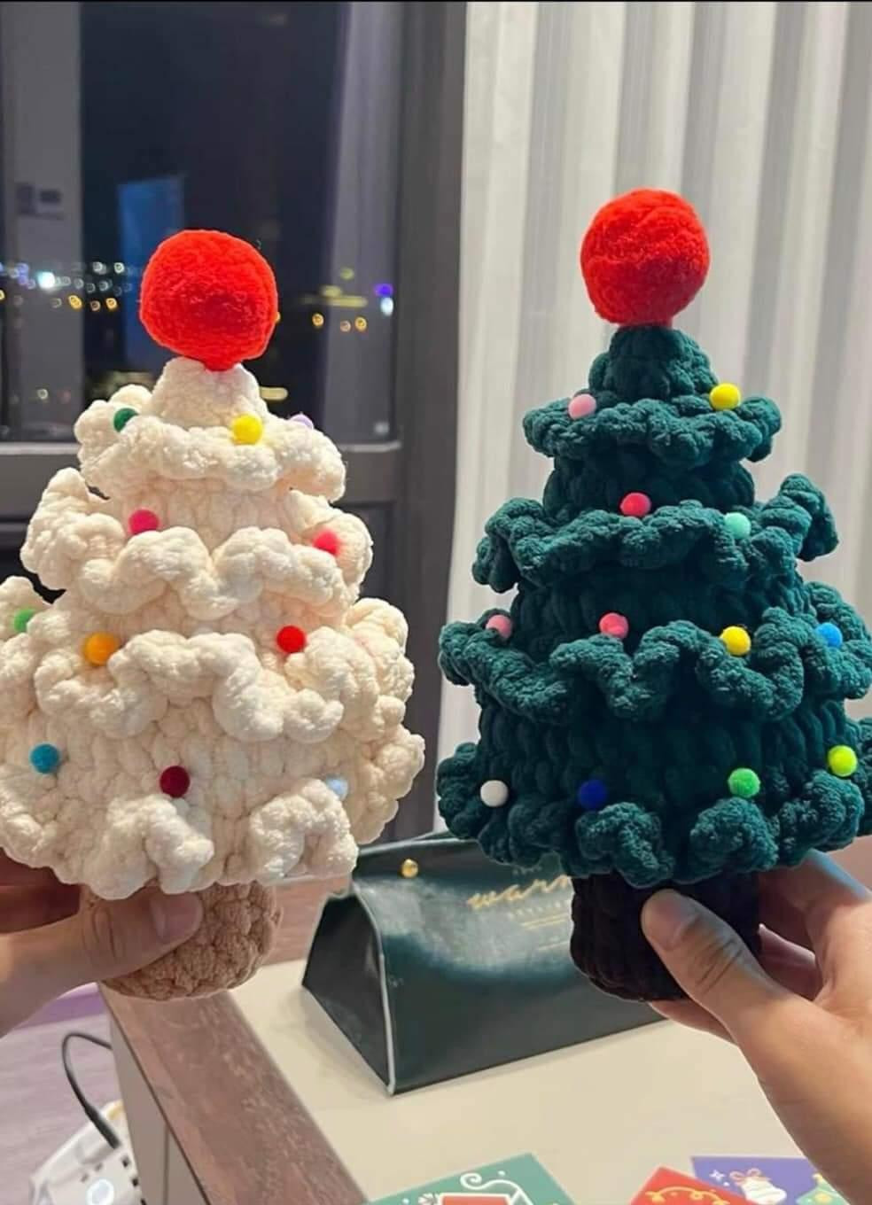 Cây thông Crochet bằng len siêu xinh. (Ảnh: Hoàng Uynn)