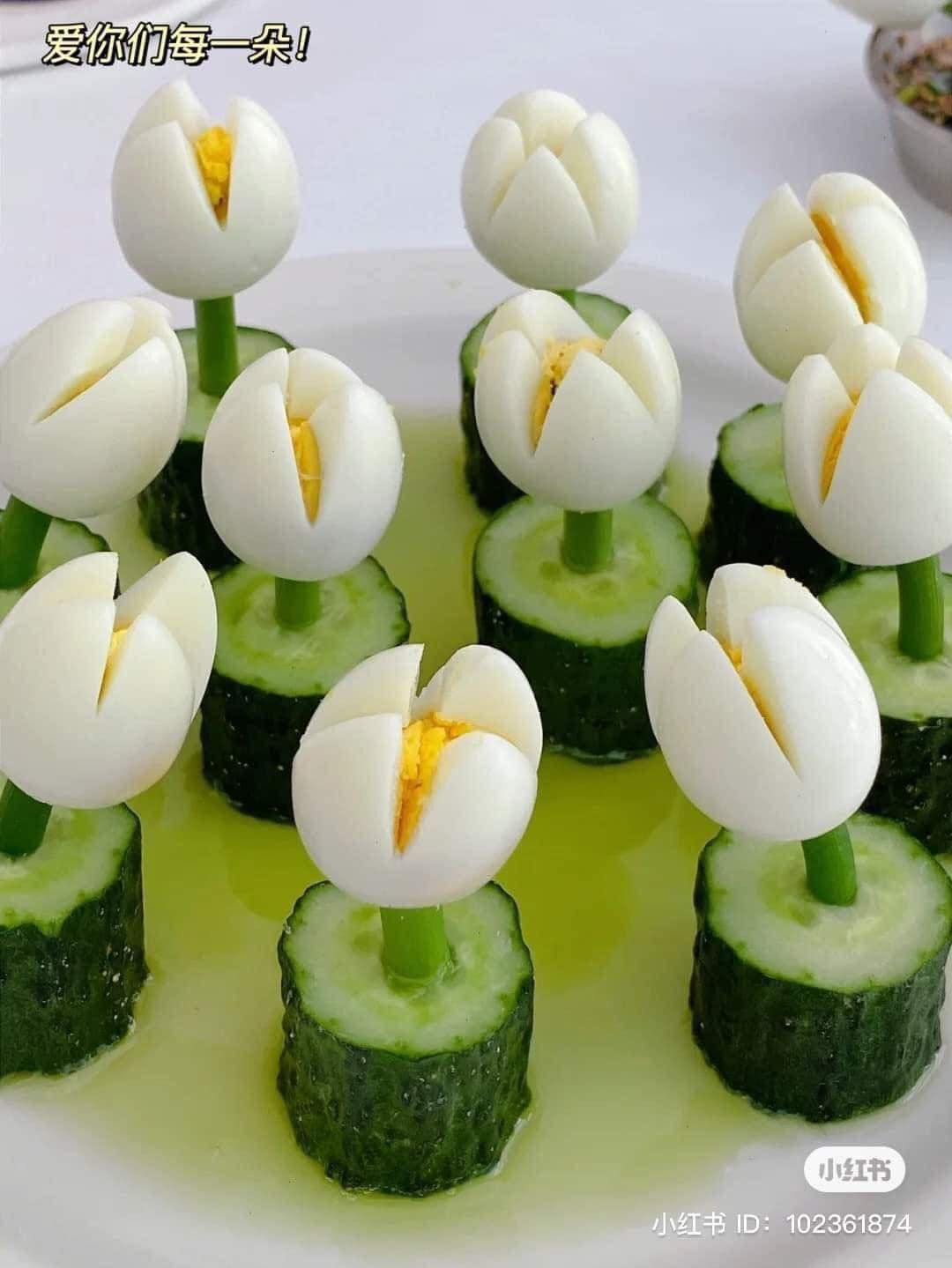 Cũng là tulip nhưng nó lạ lắm… (Ảnh: Fanpage Hội đam mê truyện ngược) Cũng là tulip nhưng nó lạ lắm… (Ảnh: Fanpage Hội đam mê truyện ngược)