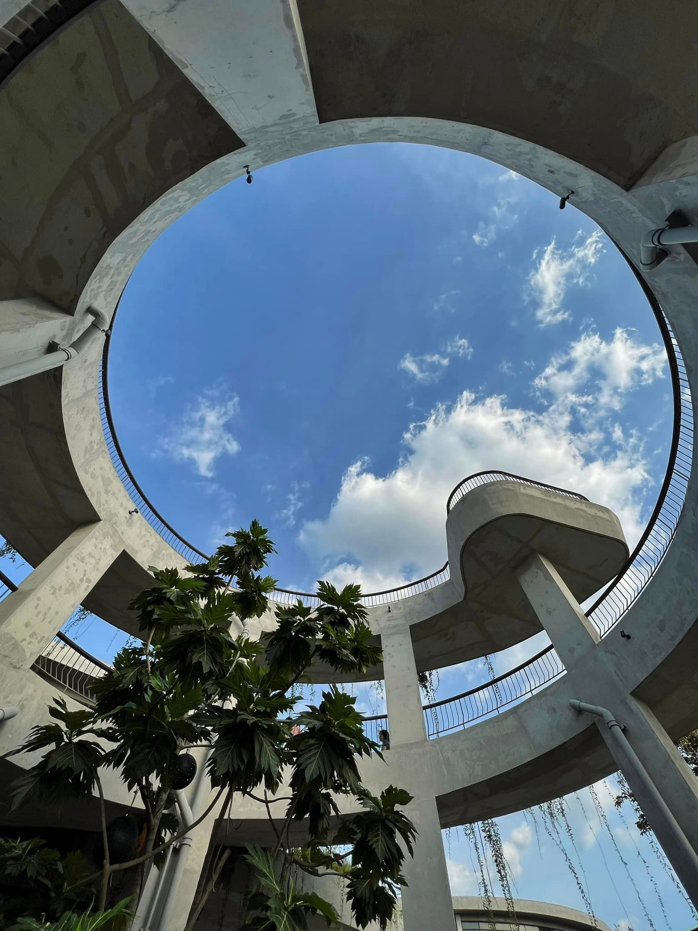 Kiến trúc độc đáo tạo nên những “góc nhìn” đặc biệt. (Ảnh: Hà Mạnh) Kiến trúc độc đáo tạo nên những “góc nhìn” đặc biệt. (Ảnh: Hà Mạnh)