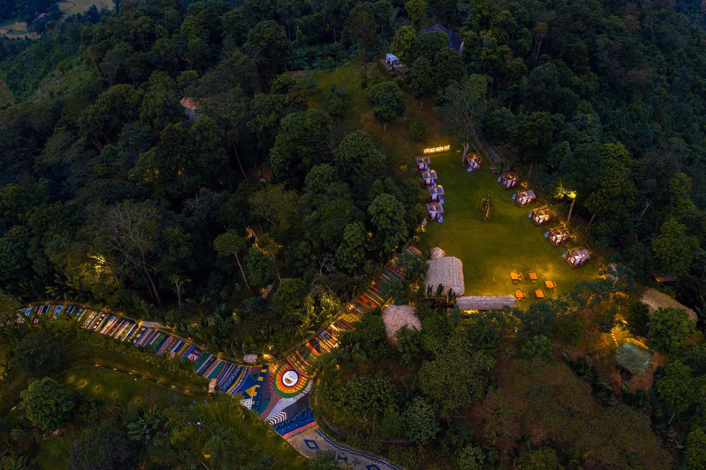 Không gian lễ hội mang đến không khí ấm cúng và yên bình! (Ảnh: P'apiu Resort)