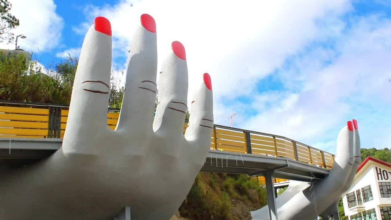 Thiết kế thô cứng với “3 phần gượng gạo 7 phần máu lửa”. Thiết kế thô cứng với “3 phần gượng gạo 7 phần máu lửa”.