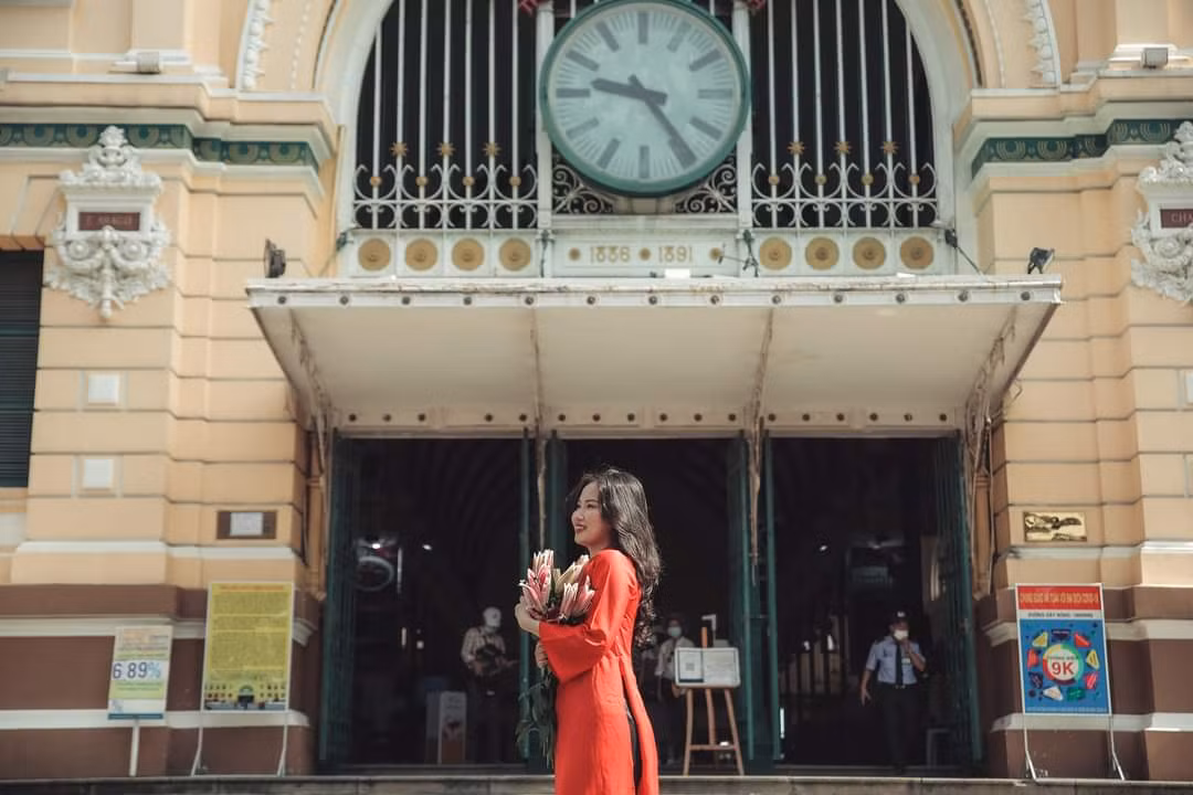 Ghé Bưu Điện Thành phố chụp ảnh Tết luôn và ngay nào! (Ảnh: Thùy Dương) Ghé Bưu Điện Thành phố chụp ảnh Tết luôn và ngay nào! (Ảnh: Thùy Dương)