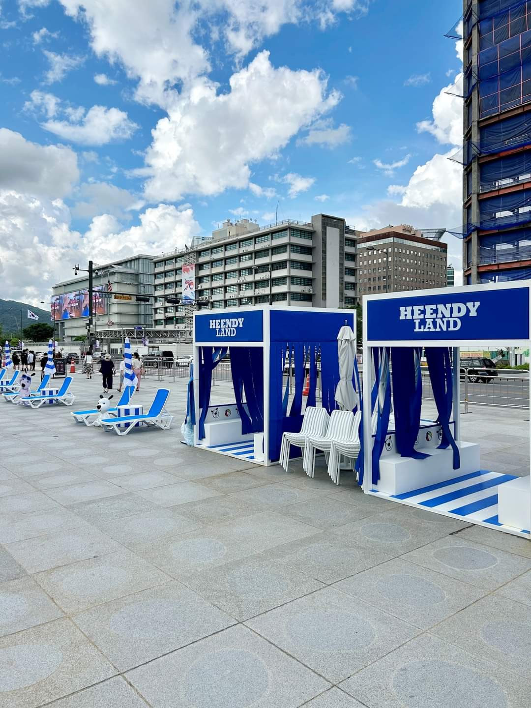 Khu vực phòng chờ, ghế tắm nắng. Khu vực phòng chờ, ghế tắm nắng.