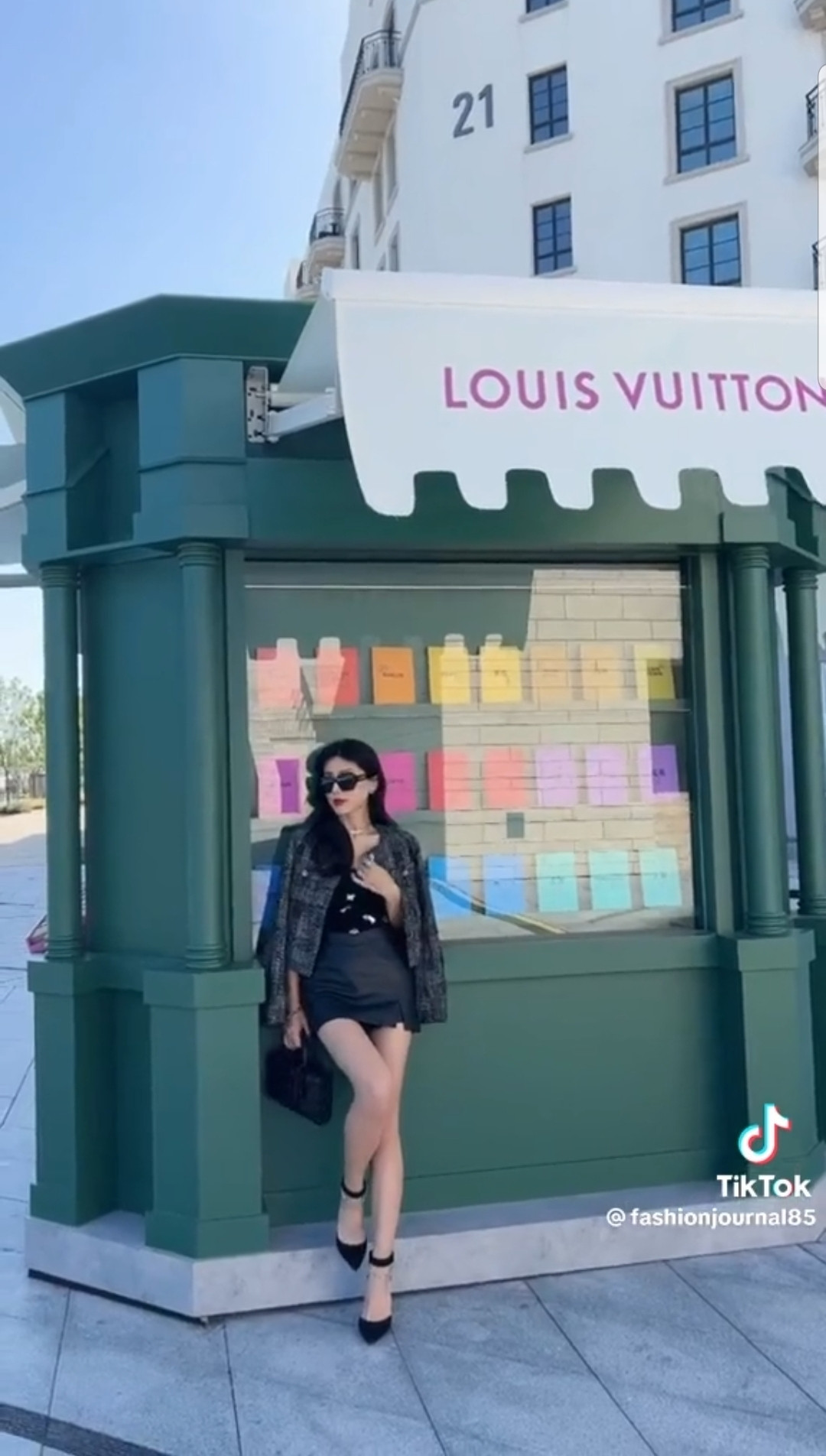 Tông xanh khiến các Gen Z xứ Trung mê mẩn. - Ảnh: @fashionjournal85 Tông xanh khiến các Gen Z xứ Trung mê mẩn. - Ảnh: @fashionjournal85