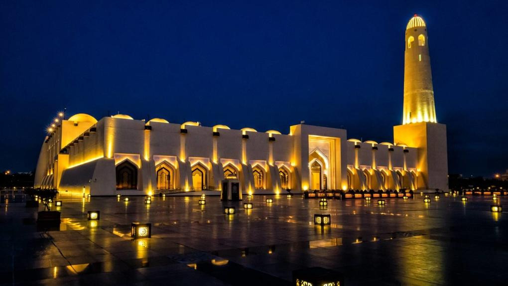 Buổi đêm tại Nhà thờ Hồi giáo Imam Abdul Wahhab lớn nhất Qatar. (Ảnh:Mubarak Fahad) Buổi đêm tại Nhà thờ Hồi giáo Imam Abdul Wahhab lớn nhất Qatar. (Ảnh:Mubarak Fahad)