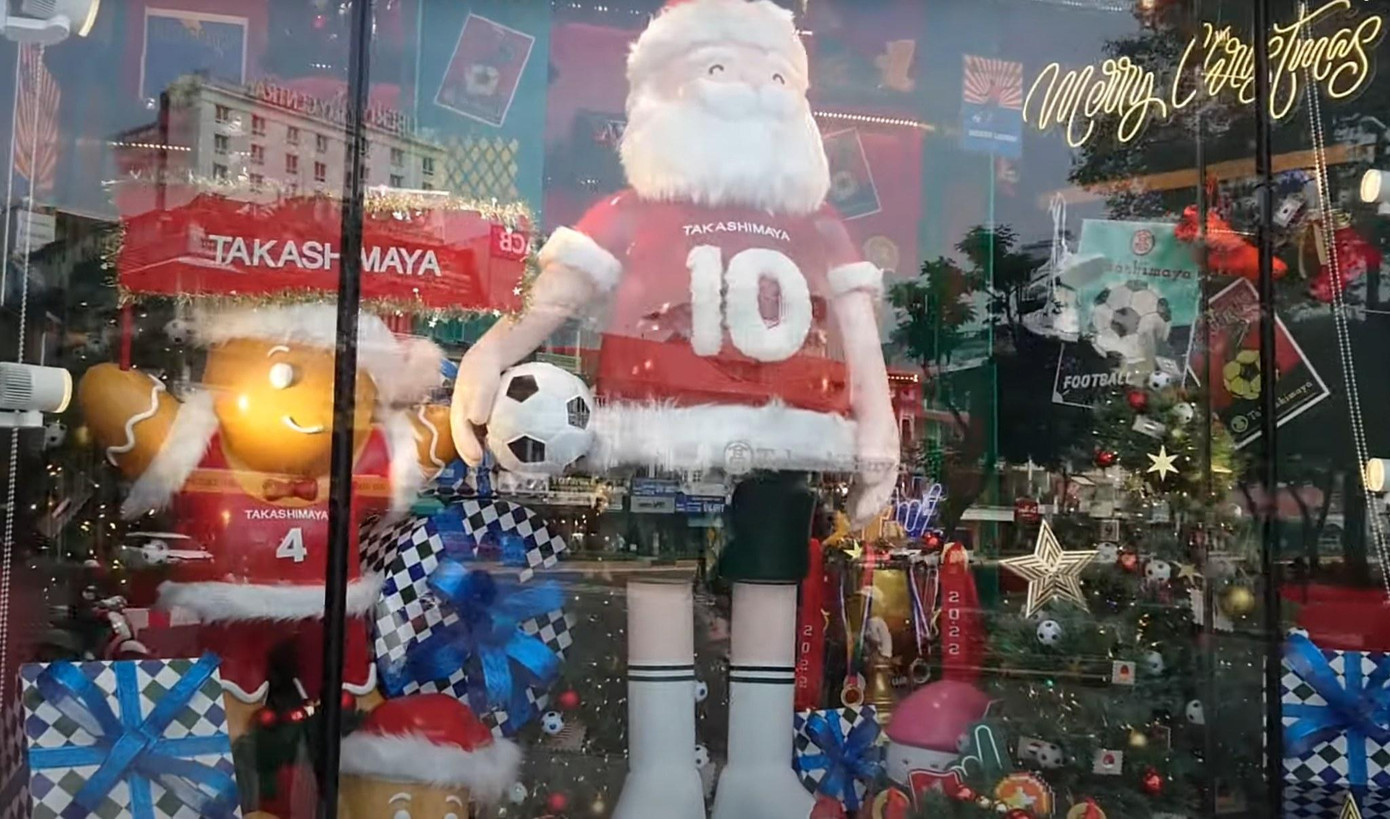 Noel chưa đến thì “chạy show” đón World Cup trước đã! (Ảnh: Nguyễn Thị Nguyệt Dương) Noel chưa đến thì “chạy show” đón World Cup trước đã! (Ảnh: Nguyễn Thị Nguyệt Dương)