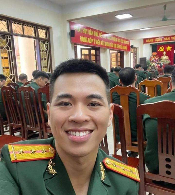 Lê Anh Nuôi tên thật Lê Minh Tuyển, sinh năm 1992, gắn bó với nghề làm bếp gần 10 năm.