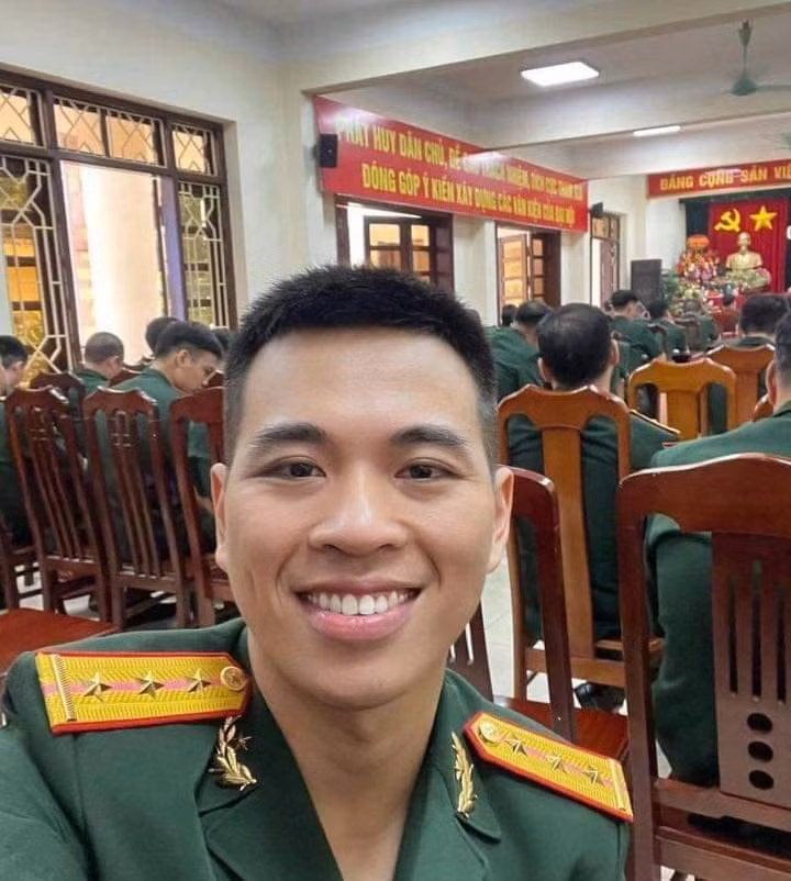 Lê Anh Nuôi tên thật Lê Minh Tuyển, sinh năm 1992, gắn bó với nghề làm bếp gần 10 năm.