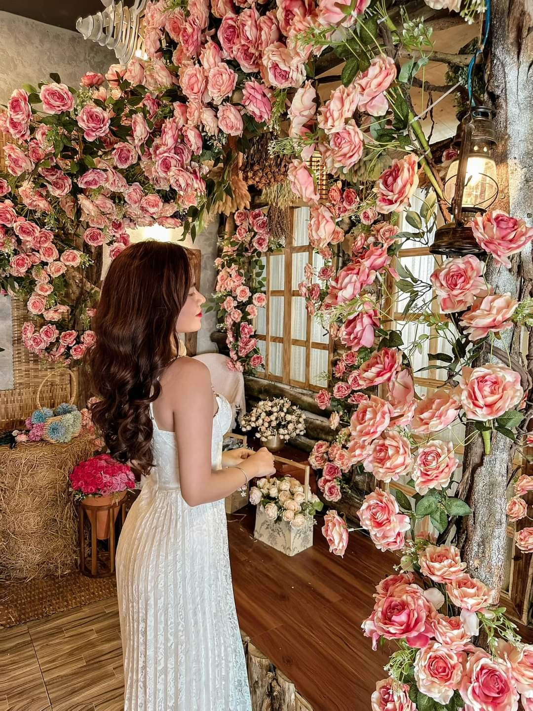 Background “hết nước chấm” chỉ cần giơ máy là có ngay ảnh xinh mang về. (Ảnh: Nguyễn Thảo)