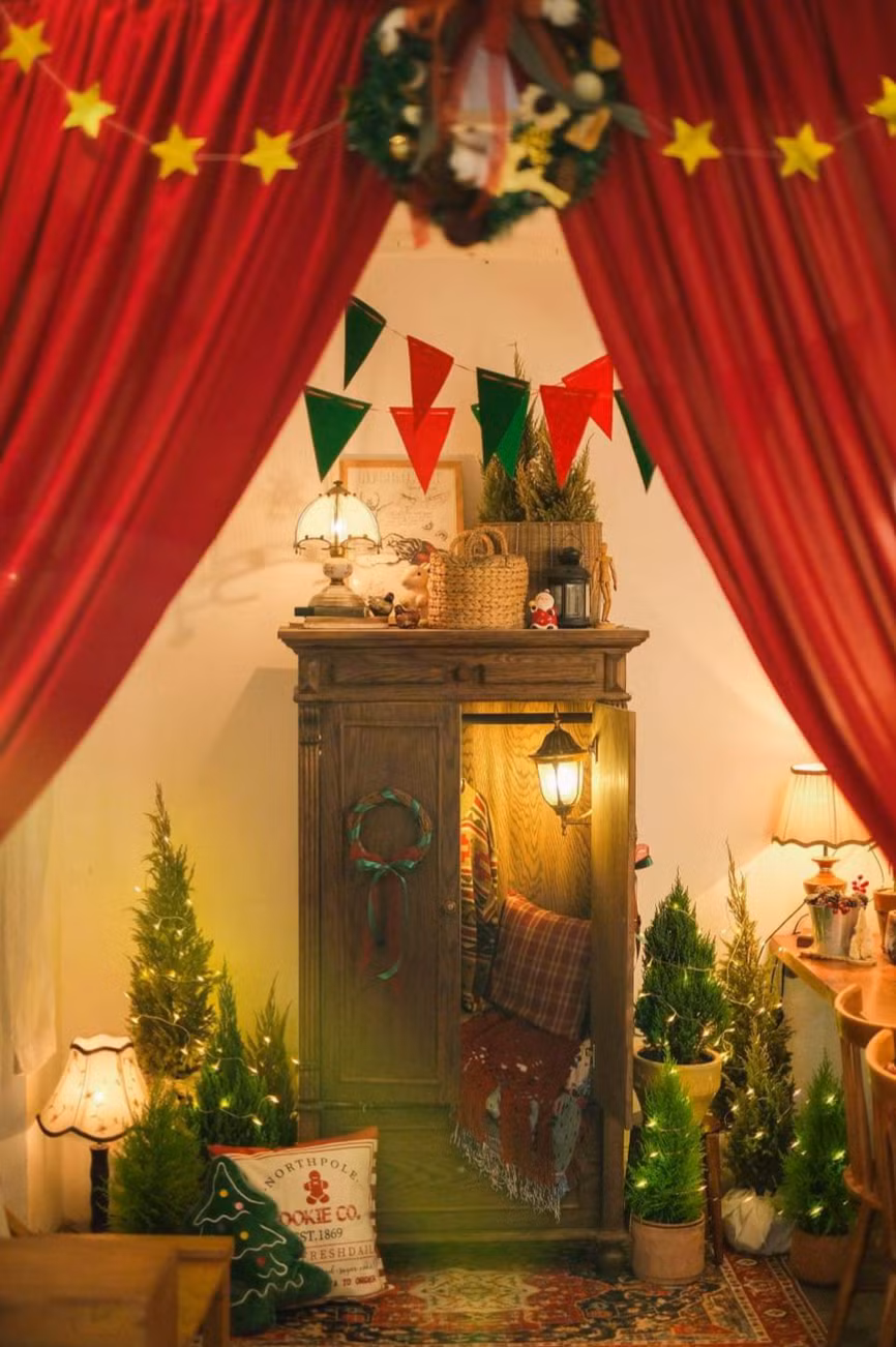 Một góc sống ảo check-in Noel nhẹ nhàng và ấm áp không “ô dề” mà cũng chẳng đụng hàng với ai! (Ảnh: The Seat Coffee)