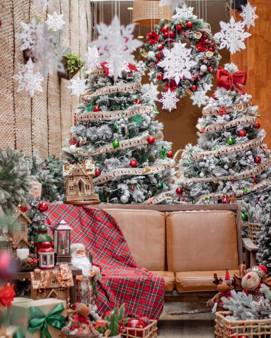 Một góc sống ảo check-in Noel nhẹ nhàng và ấm áp không “ô dề” mà cũng chẳng đụng hàng với ai! (Ảnh: The Seat Coffee)