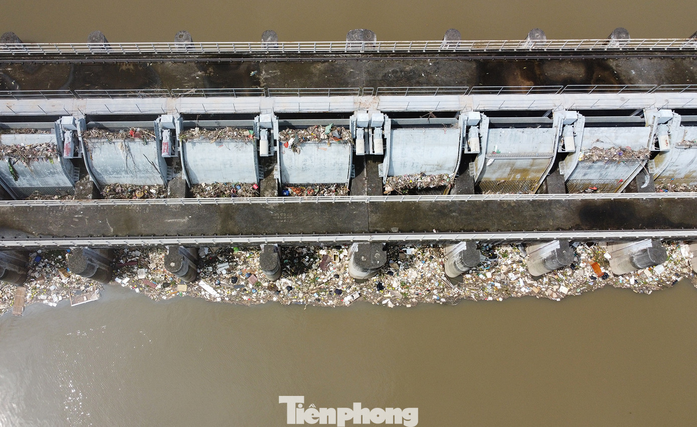 Trạm bơm tiêu Yên Nghĩa có nhiệm vụ tiêu úng cho 6.300 ha của huyện Hoài Đức và các quận: Hà Đông, Nam Từ Liêm, Bắc Từ Liêm.