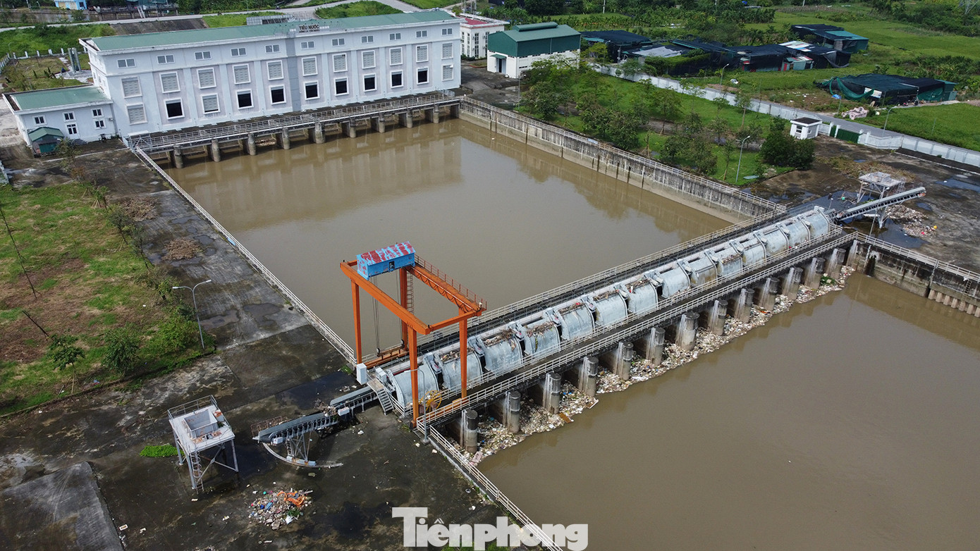 Trạm bơm tiêu Yên Nghĩa, nằm trên địa bàn phường Yên Nghĩa (quận Hà Đông) và xã Đông La (huyện Hoài Đức), đã được thành phố giao Sở NN&amp;PTNT Hà Nội làm chủ đầu tư, khởi công từ cuối năm 2015, hoàn thành trong năm 2020.