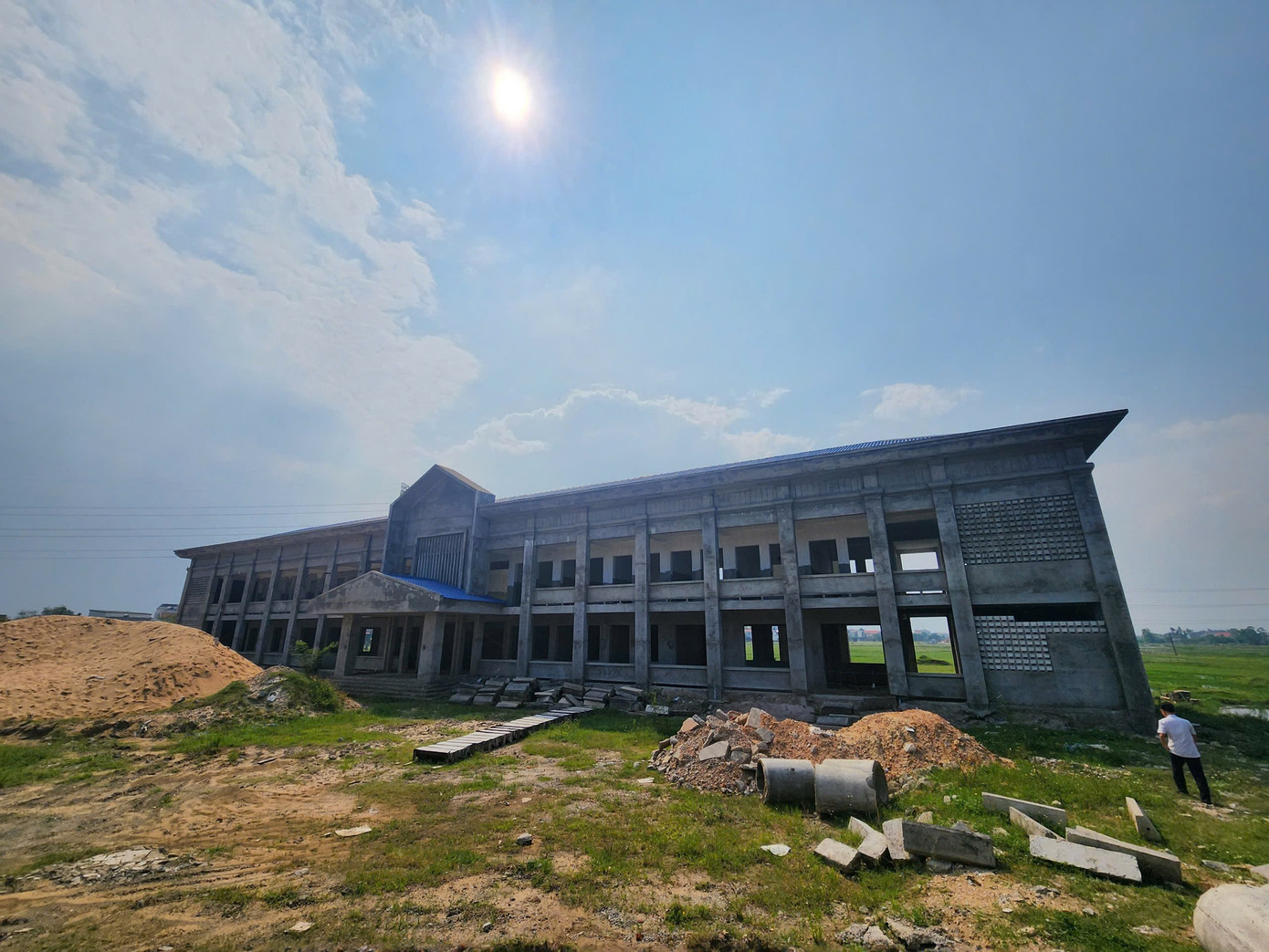 Tổng vốn đầu tư của công trình này là 15 tỉ đồng.