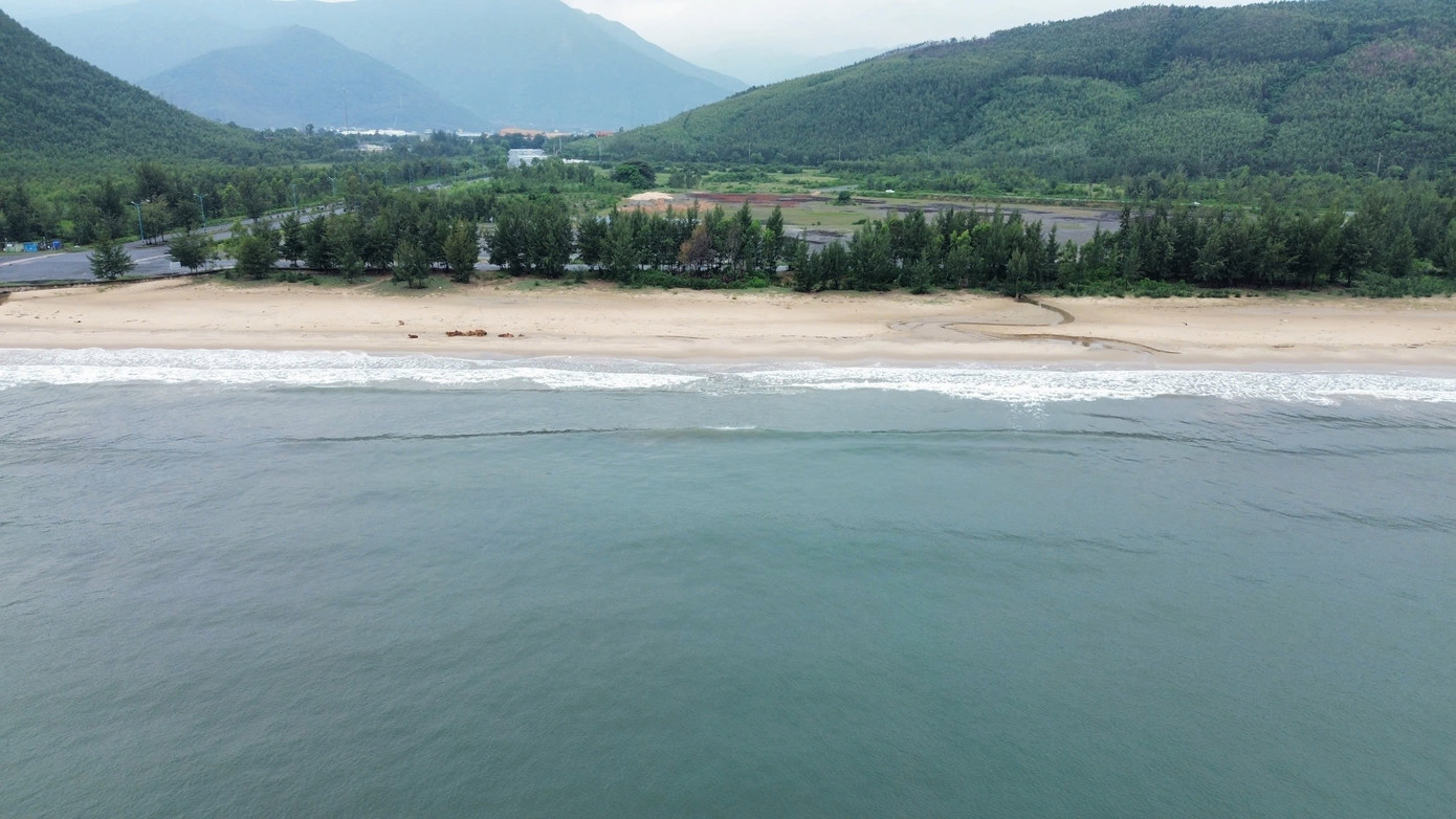 Ông Hoà nói, vị trí đổ thải đã quy hoạch làm cảng biển và dùng công nghệ Mỹ làm đê chắn nên không gây ô nhiễm môi trường.