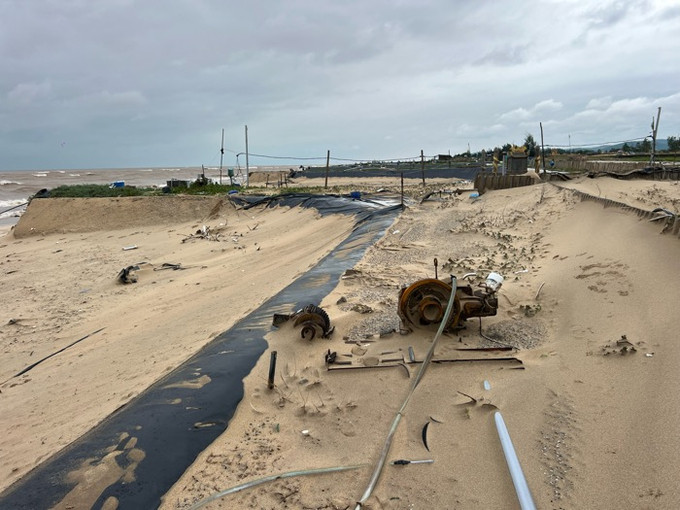 Để khắc phục tình trạng sạt lở này phải cần một nguồn vốn rất lớn.