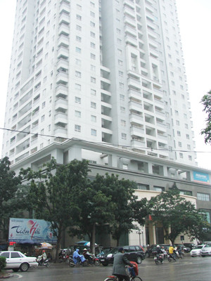 Cả trăm căn hộ đắt tiền thuộc dự án 101 Láng Hạ chưa biết ngày nào mới có sổ đỏ. Ảnh: Minh Tuấn