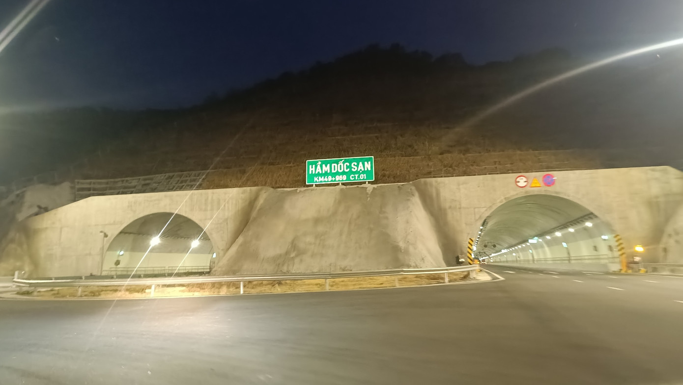 Đoạn tuyến có đường hầm.