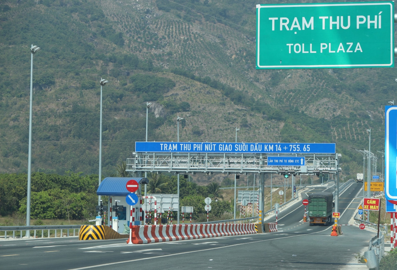 Cao tốc Nha Trang - Cam Lâm dự kiến thu phí từ ngày 26/4/2024. Ảnh: L.H. Cao tốc Nha Trang - Cam Lâm dự kiến thu phí từ ngày 26/4/2024. Ảnh: L.H.