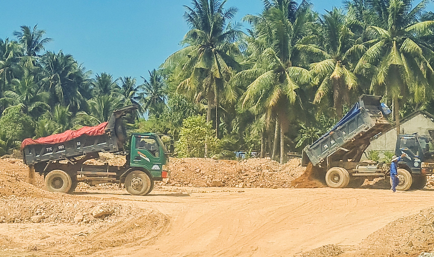 Đất được khai thác đem phục vụ khu tái định cư dự án đường bộ cao tốc Bắc - Nam phía Đông, giai đoạn 2021 - 2025 trên địa bàn thị xã Hoài Nhơn.