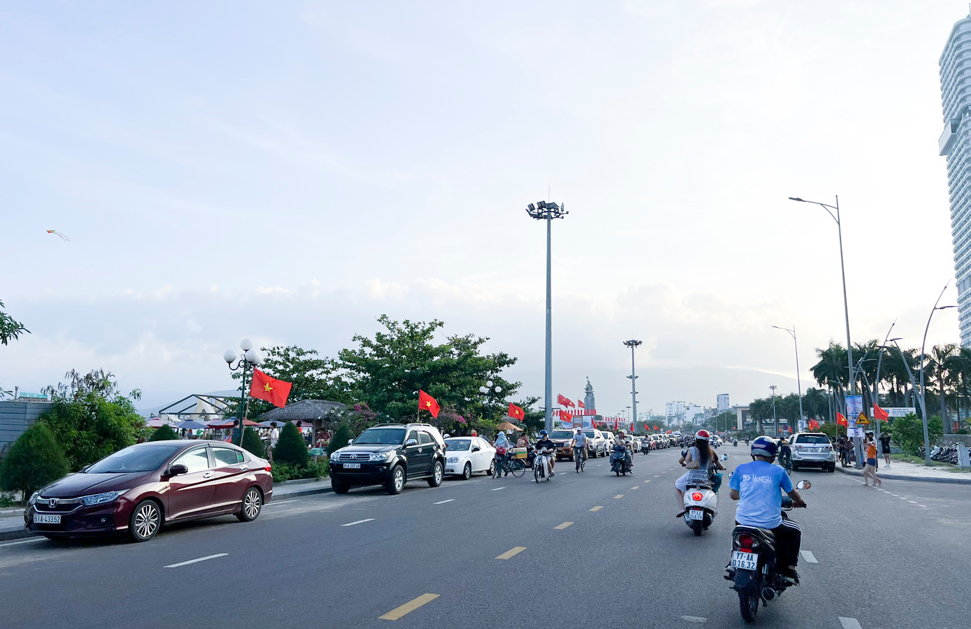 Toàn tỉnh Bình Định hiện có hơn 400 cơ sở lưu trú với gần 14.000 phòng đã chuẩn bị sẵn sàng đáp ứng nhu cầu khách trong mùa du lịch cao điểm. (Ảnh: Nguyễn Ngọc)