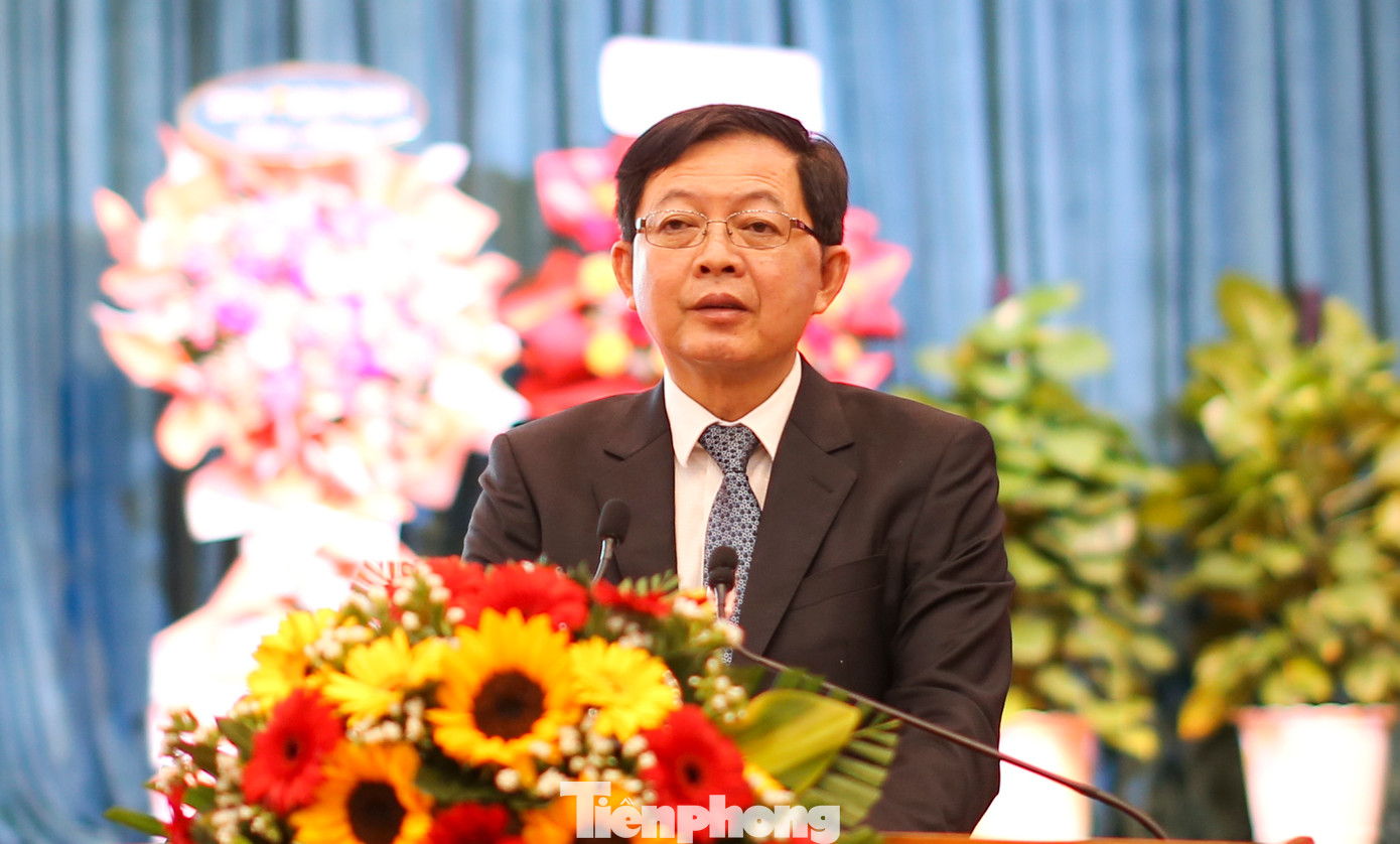 Bí thư Tỉnh ủy Bình Định Hồ Quốc Dũng phát biểu tại hội nghị. Ảnh: Trương Định.