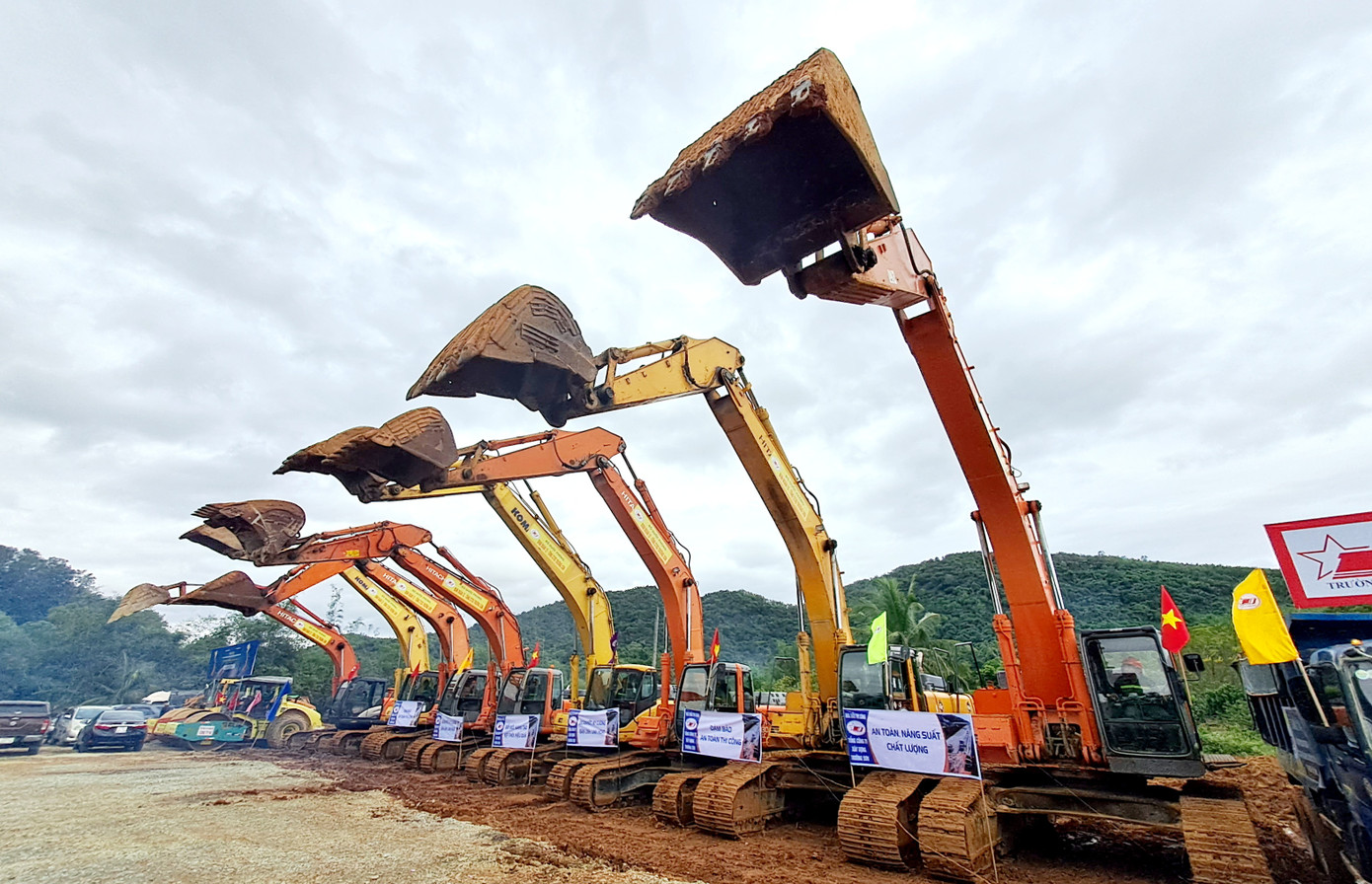 Dự án thành phần Hoài Nhơn - Quy Nhơn có chiều dài 70,1km. Ảnh: Trương Định