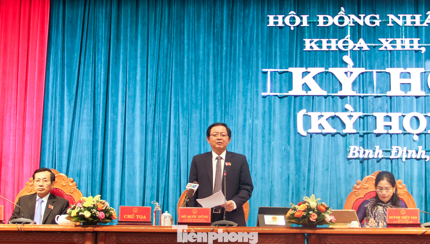 Ông Hồ Quốc Dũng - Bí thư Tỉnh ủy, Chủ tịch HĐND tỉnh Bình Định, phát biểu tại kỳ họp. (Ảnh: Trương Định) Ông Hồ Quốc Dũng - Bí thư Tỉnh ủy, Chủ tịch HĐND tỉnh Bình Định, phát biểu tại kỳ họp. (Ảnh: Trương Định)