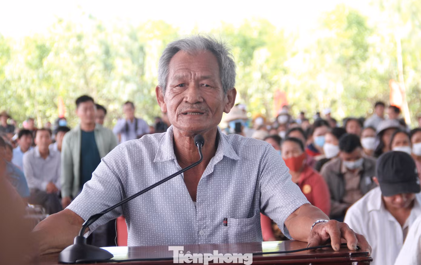 Ông Trần Văn Nghĩa nêu ý kiến. Ảnh: Trương Định.