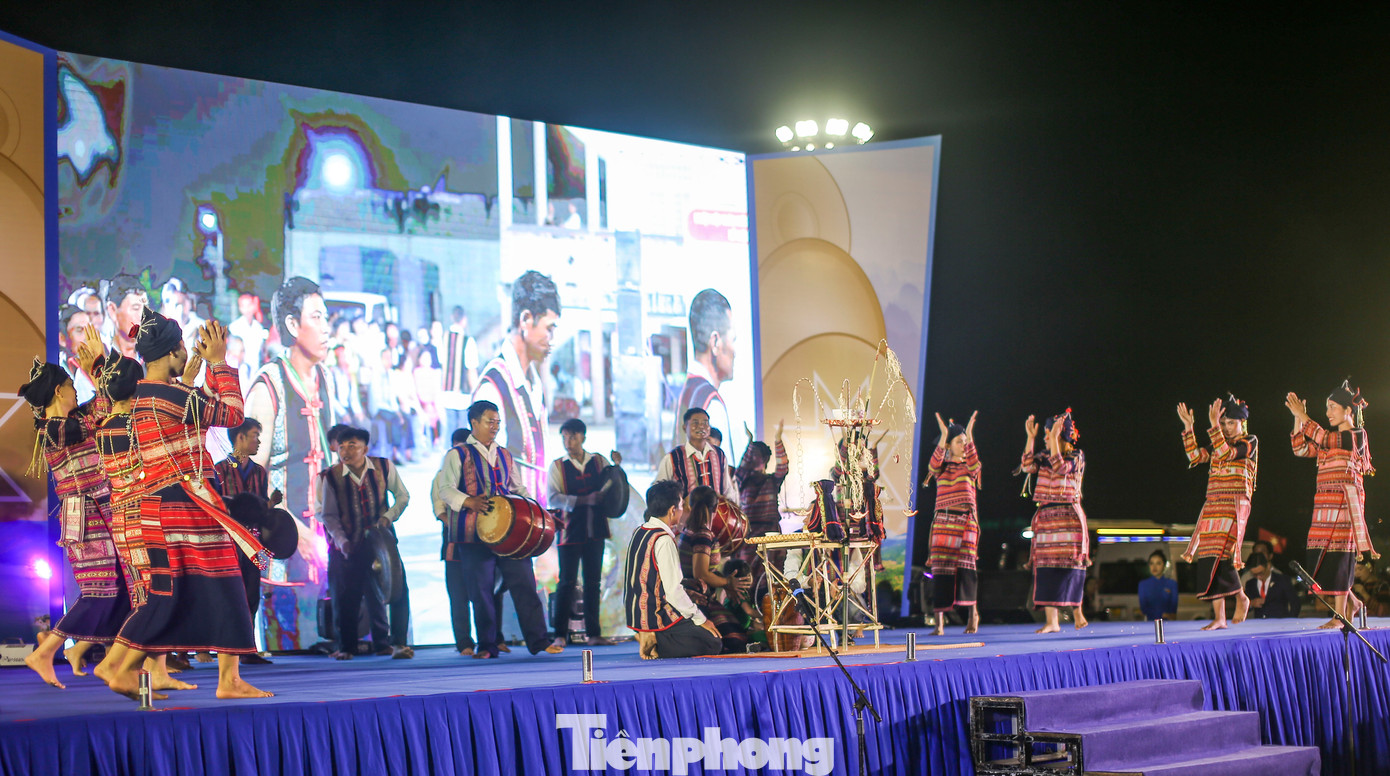 Lễ cúng lúa mới. Ảnh: Trương Định Lễ cúng lúa mới. Ảnh: Trương Định