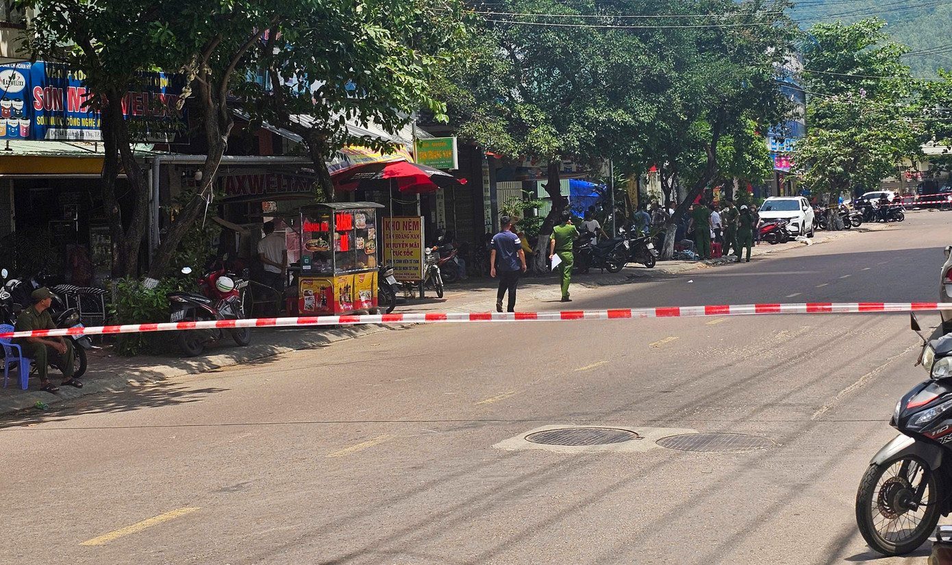 Cơ quan chức năng phong tỏa hiện trường để điều tra nguyên nhân.