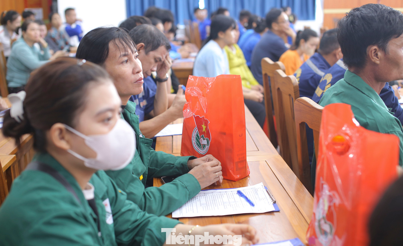 Đoàn viên, thanh niên công nhân tham gia ngày hội. Ảnh: Trương Định