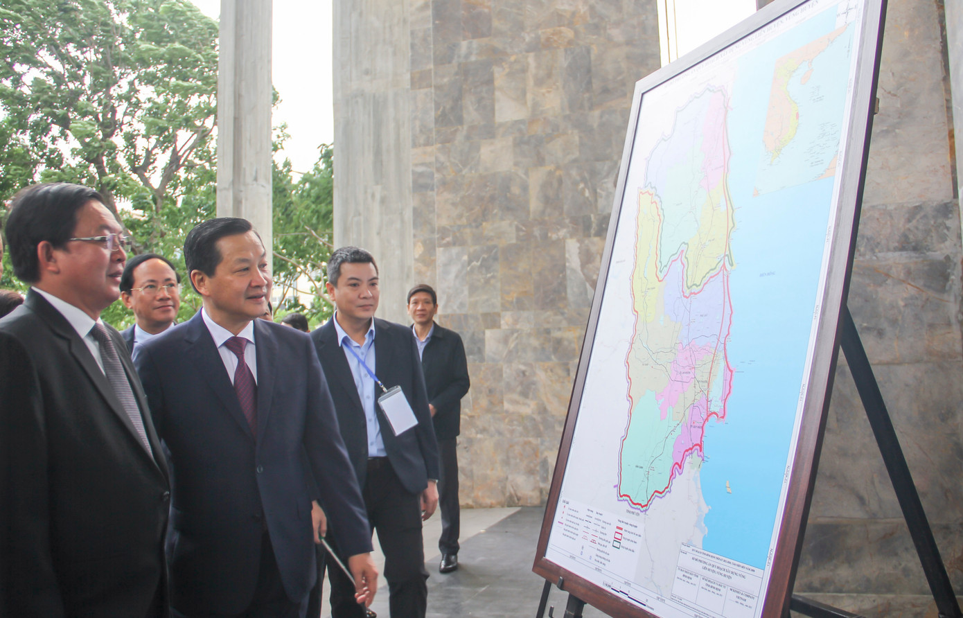 Quy hoạch Bình Định được xây dựng với tư duy đột phá, tầm nhìn dài hạn dựa trên tiềm năng khác biệt... (Ảnh: Trương Định) Quy hoạch Bình Định được xây dựng với tư duy đột phá, tầm nhìn dài hạn dựa trên tiềm năng khác biệt... (Ảnh: Trương Định)