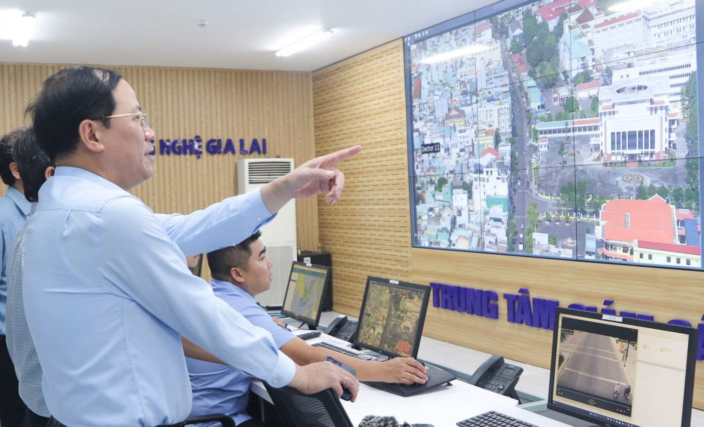 Kiểm tra Trung tâm điều hành đô thị thông minh thuộc Sở Khoa học và Công nghệ tỉnh Bình Định.