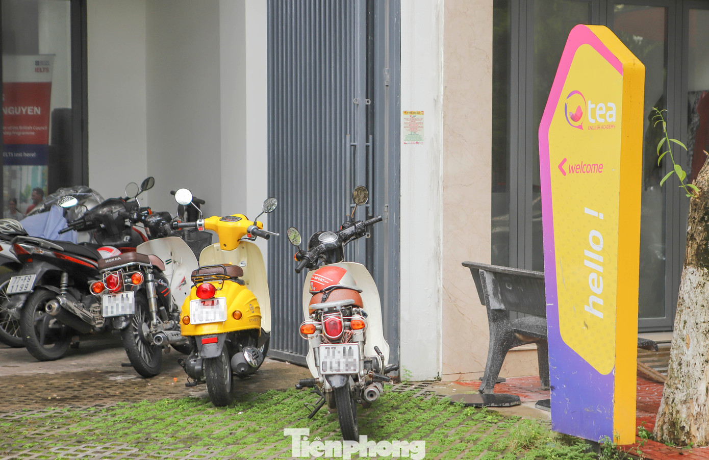 Tại căn nhà số 132 đường Hàm Nghi để bảng "TEA ENGLISH ACADEMY".