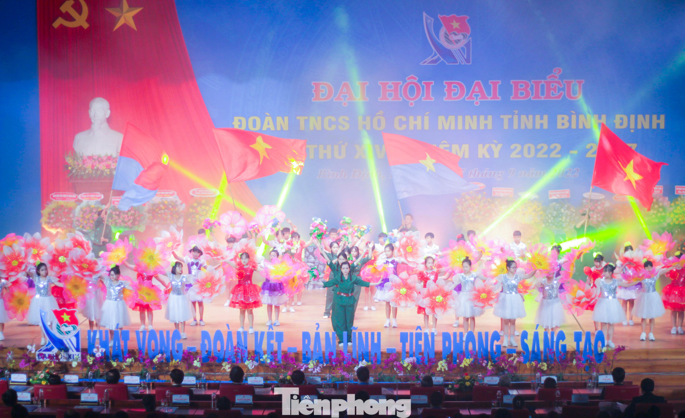 Đại hội khai mạc phiên trọng thể trong sáng 27/9.